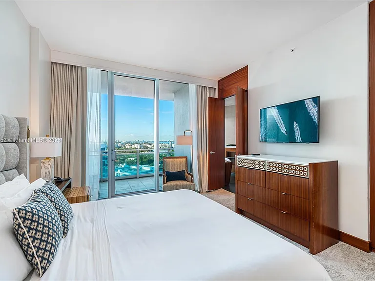 10295 Collins Ave #121716 — Photo 19