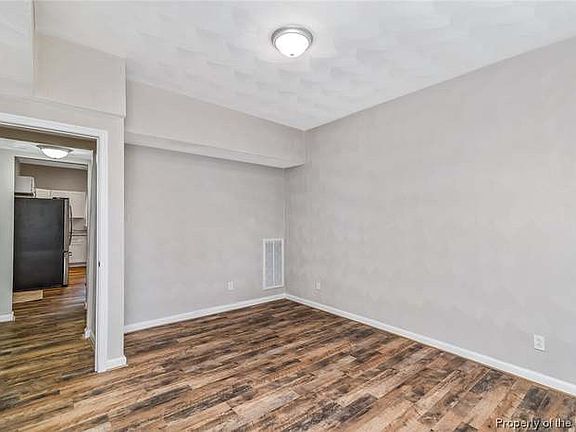 4th image of 153 Beach Rd #2