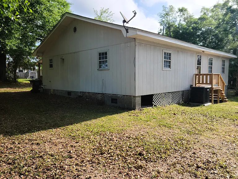 5381 Williams St — Photo 4