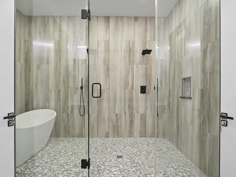 2811 Rodeo Dr — Photo 8