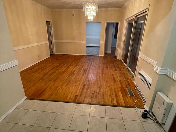 4th image of 4405 Sea Gate Ave #1