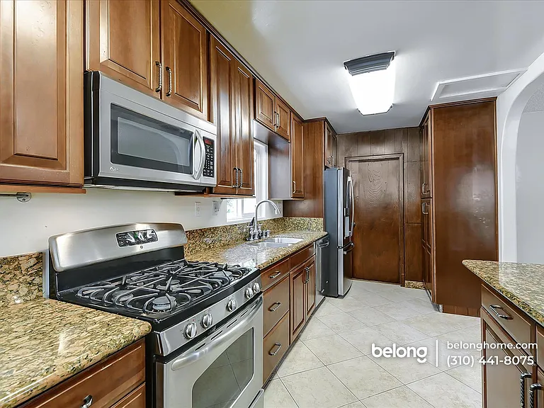 8523 Alcott St — Photo 9