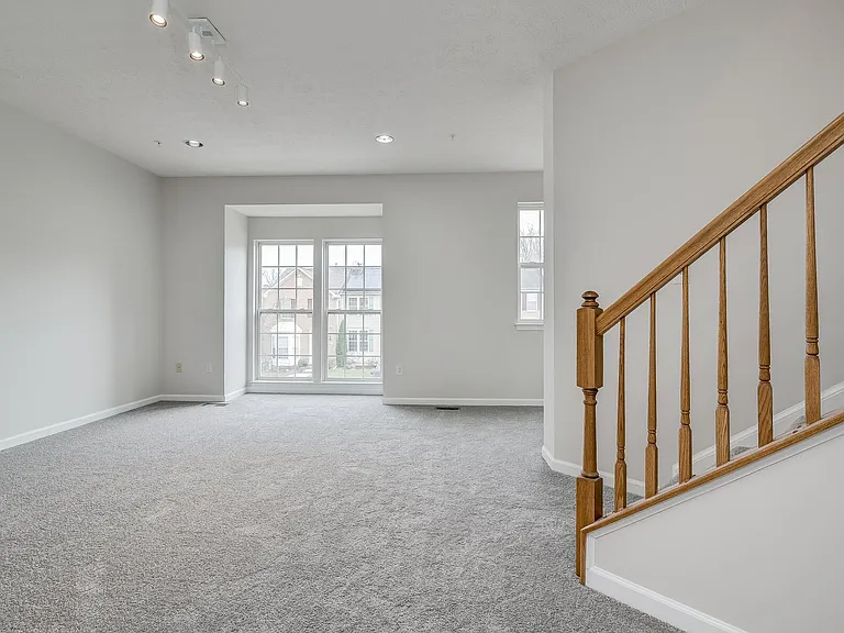 1432 Pangbourne Way — Photo 6