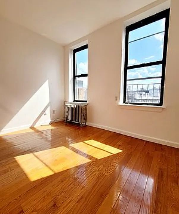 1st image of 206 E 10th St #5P