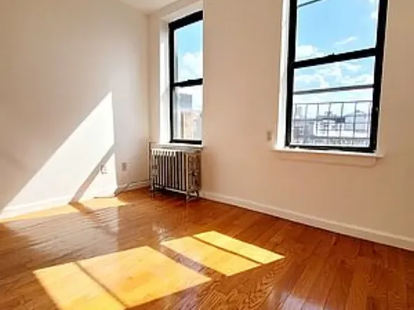 206 East 10th Street image 1 of 10