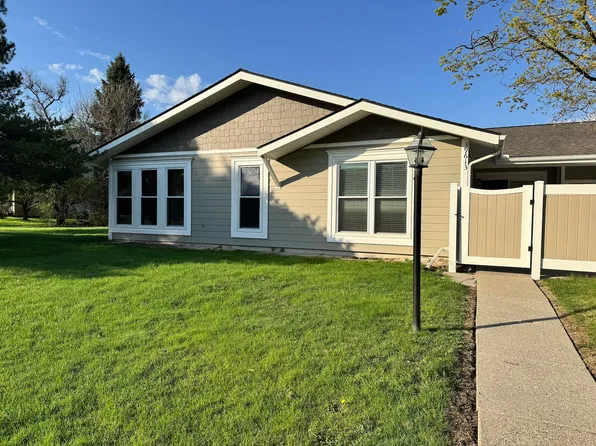 39613 Village Wood Ln, Novi, MI 48375