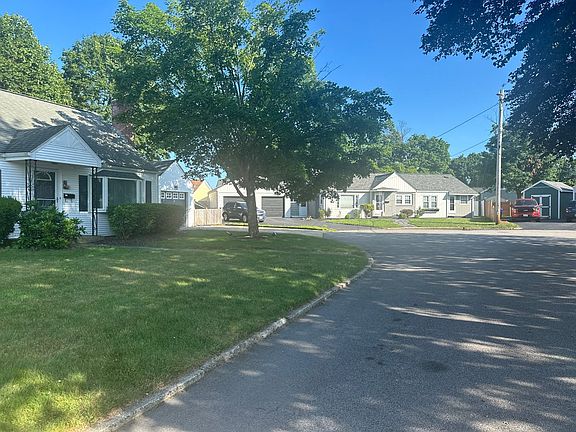 4th image of 46 Windsor Ct