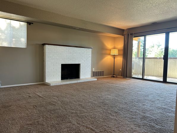 600 Manhattan Dr APT D2