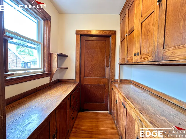 41 Hobart St — Photo 6