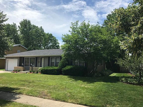 3rd image of 1192 Berkenshire Ln