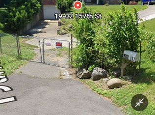 1915 Clintonville St #2, Whitestone, NY 11357