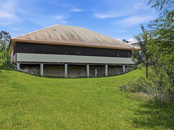 4th image of 3701 Davis Rd