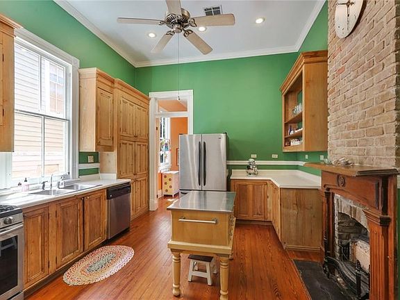 4th image of 421 Eliza St