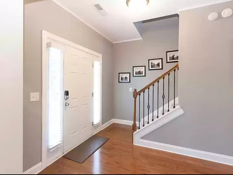 219 Rowlette Cir — Photo 2