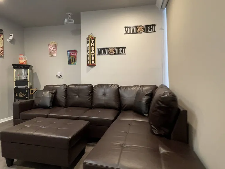 Augusta Court Apartments — Photo 8