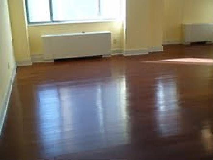 2nd image of 600 E 8th St APT 3A