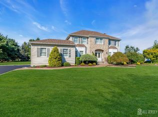 14 Cheryl Ln, Monroe Township, NJ 08831