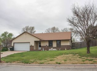 723 Illinois Ave, Pratt, KS 67124