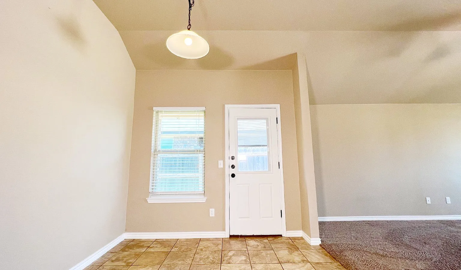3 bed, 2.0 bath, 1296 sqft, $1,250 — Photo 4