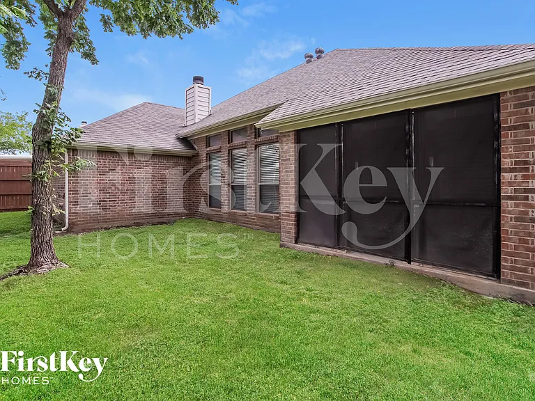 5829 Nathaniel Dr — Photo 16