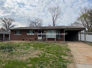 185 Saint Benedict Ln, Florissant, MO