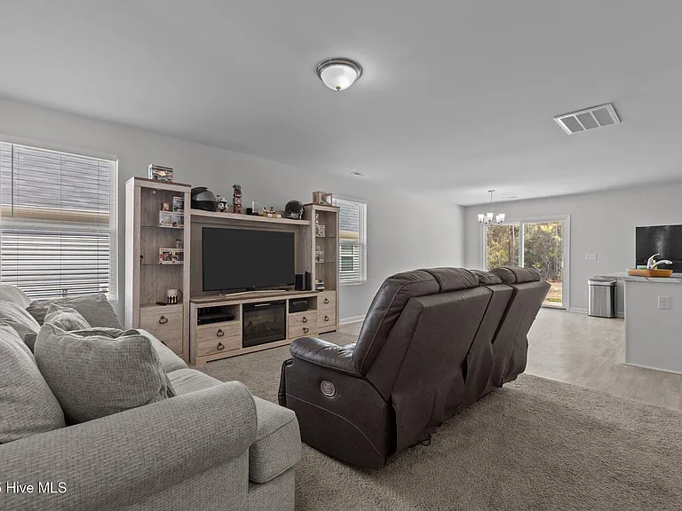 821 Conductor Ct — Photo 8