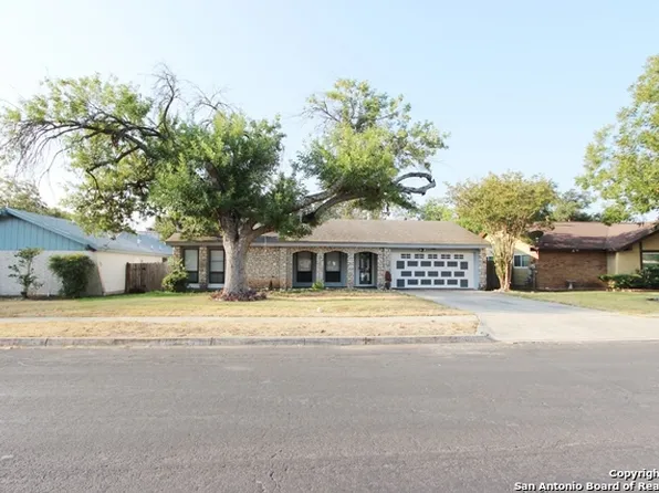 5014 LAS CAMPANAS ST, San Antonio, TX 78233