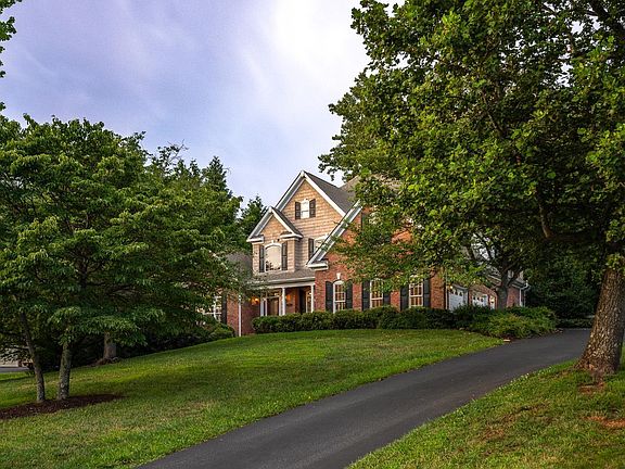 2nd image of 1227 Jefferson Dr W