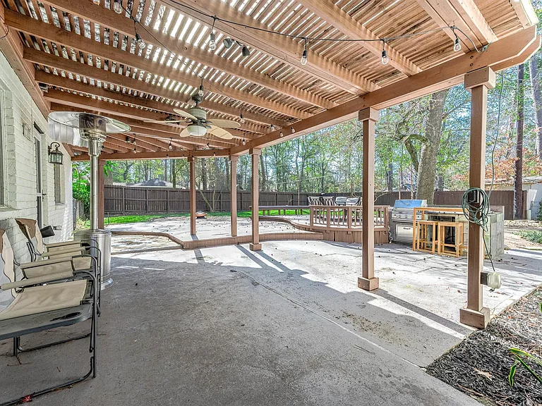 26715 Maplewood Dr — Photo 25