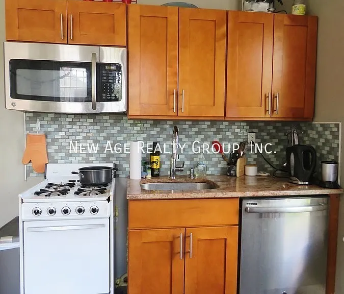 4500 Springfield Ave #2R — Photo 5