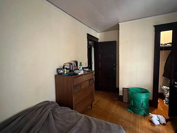 3rd image of 407 Hamilton Pl Unit 1