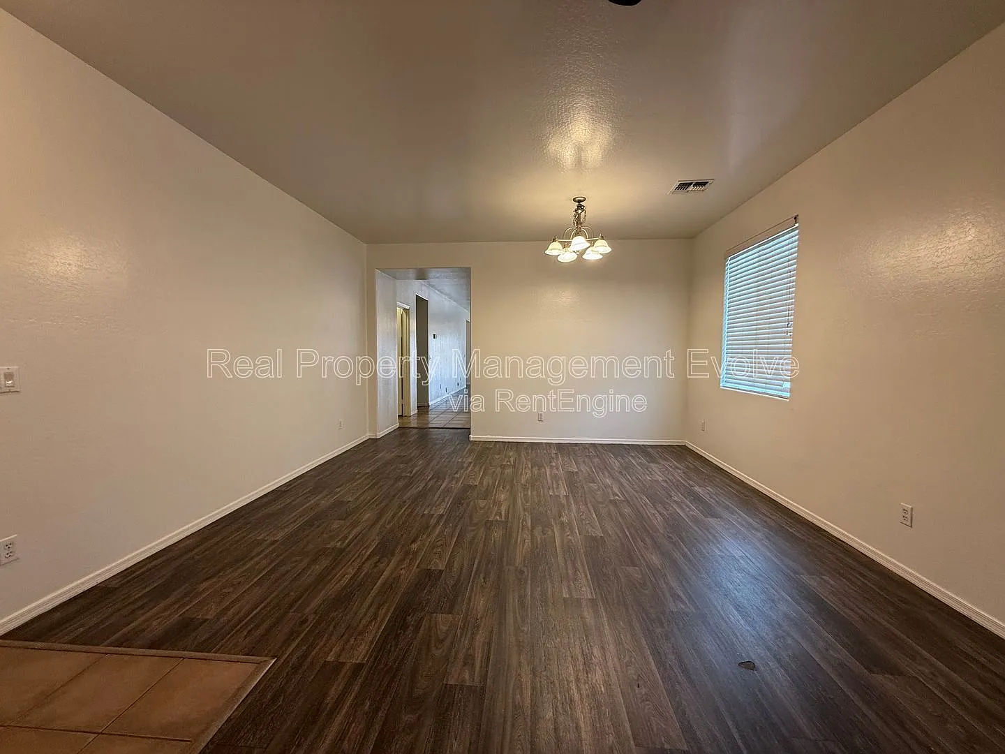 4 bed, 2.0 bath, 1914 sqft, $1,895 — Photo 3