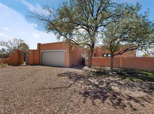 85 Herrada Rd, Santa Fe, NM 87508