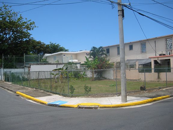 2nd image of 2015 Calle Cacique
