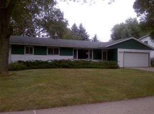 321 Meadowlark Dr, Madison, WI 53714