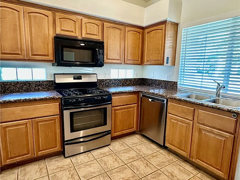 7851 Meandering Path Ave — Photo 18