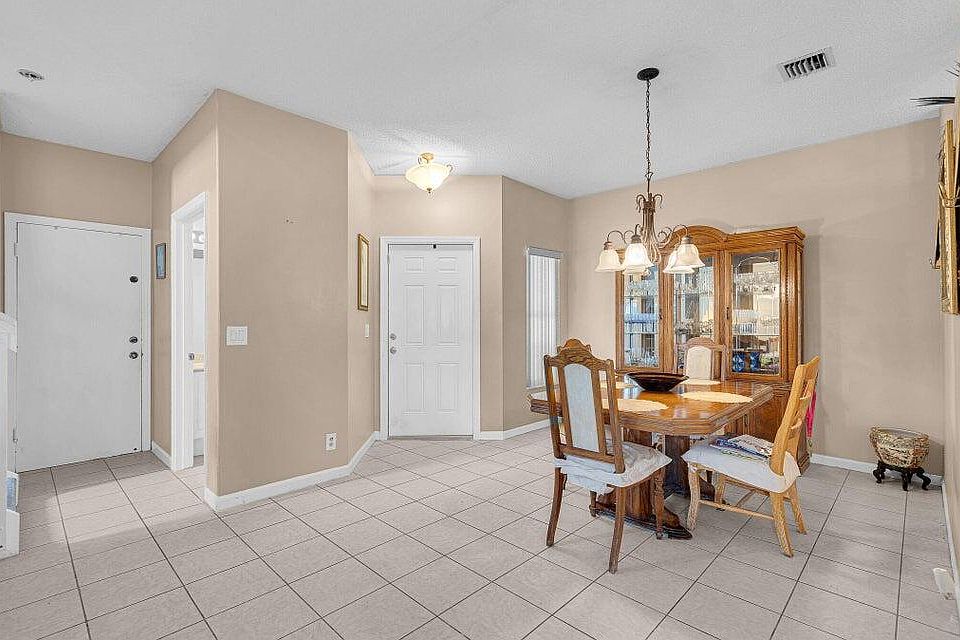 1st image of 5636 Kingsmill Court