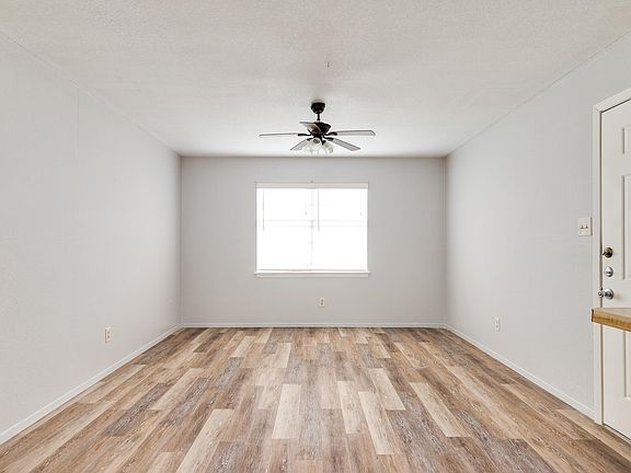 5th image of 826 N 26th St