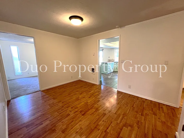 2035 Harvard Dr — Photo 5
