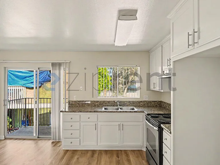 3523 W Savanna St #9 — Photo 10