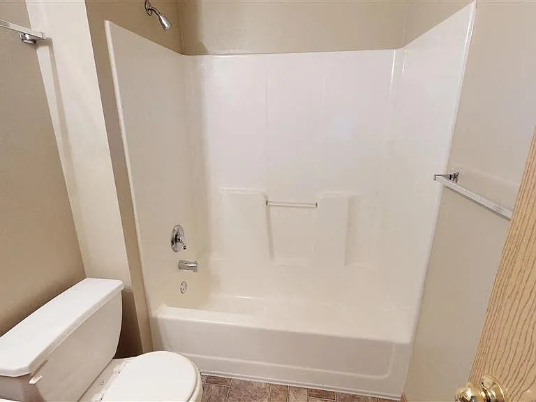 Oakmont Estates — Photo 17