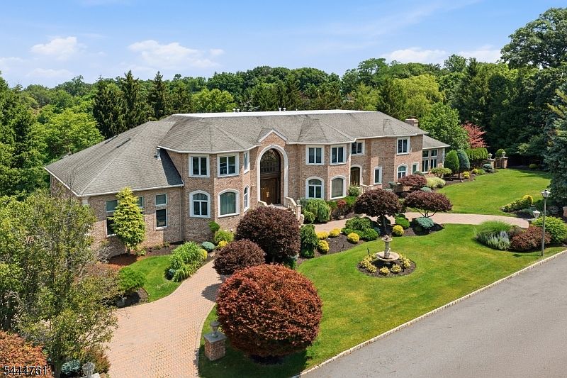 1st image of 1 WIMBLEDON COURT