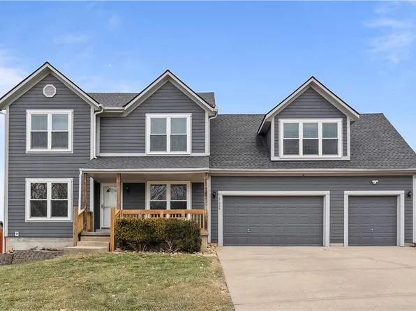 21806 Lincoln St, Spring Hill, KS 66083