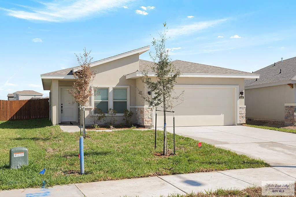 3 bed, 2.0 bath, 1846 sqft, $1,950 — Photo 1