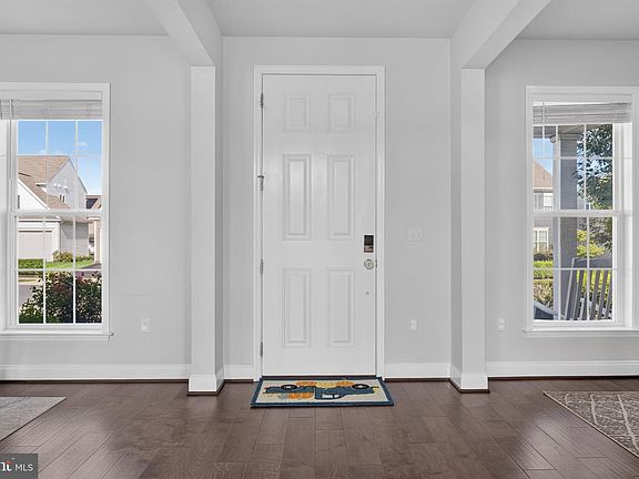 5th image of 110 Bittersweet Ln