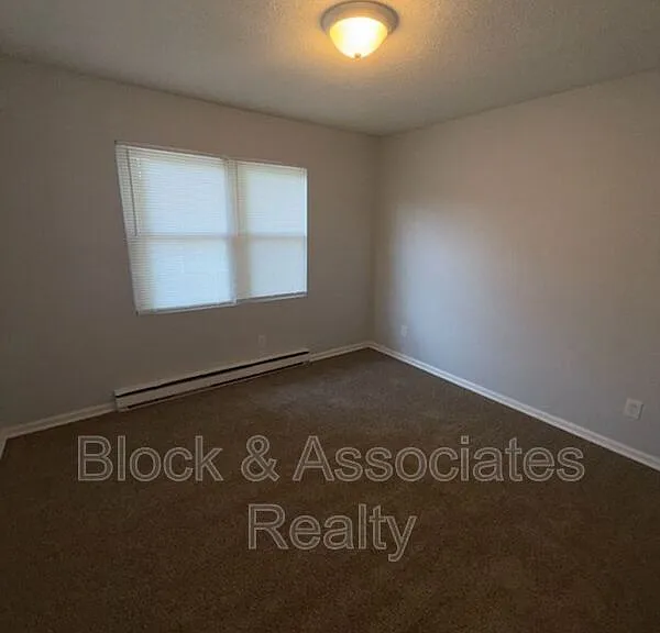 1974 Lakeview Rd #3 — Photo 5