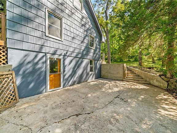 3rd image of 5903 NW Walnut Creek Dr