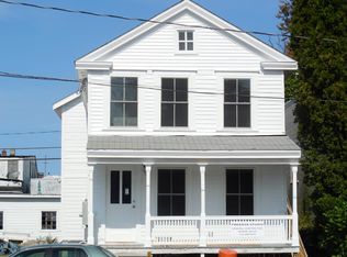 536 Columbia St #2F, Hudson, NY 12534