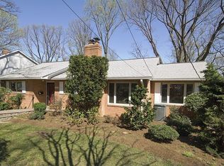 2301 N Upton St, Arlington, VA 22207