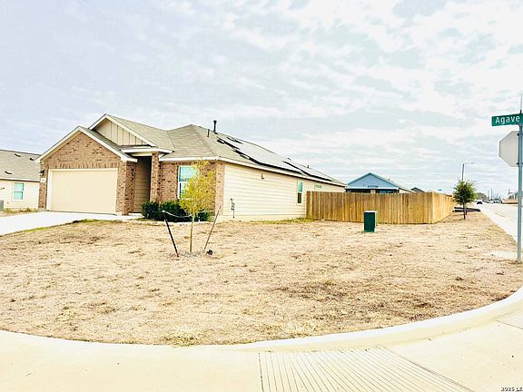 2nd image of 312 Agave Circle